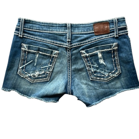 BKE Stella Blue‎ Denim Cutoff Distressed Shorts - Picture 3 of 7